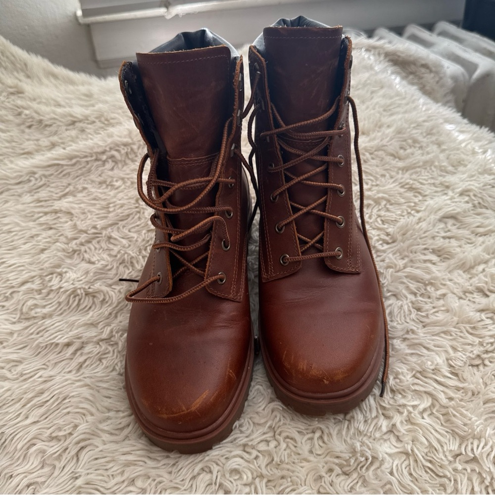Woman’s Brown Leather Boots
